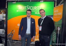 Teus de Jong and Gerben van Veldhuizen of FruitSecurity provided information about the differences in roofing film at the fair. There are more than 5000 different types!